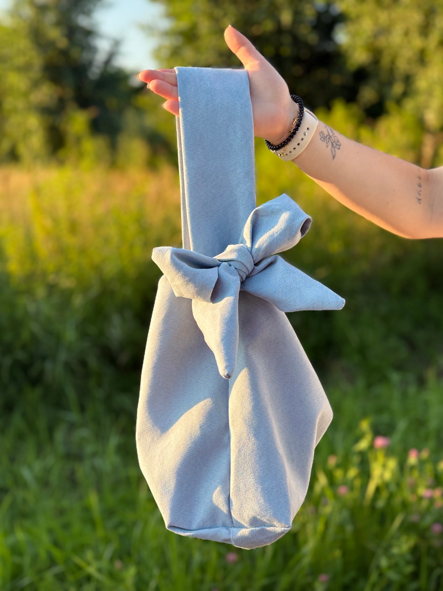 Summer bow błękit